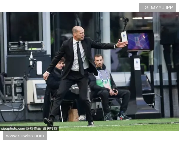 德罗西与热那亚会谈在即瓦诺利竞争帅位引发关注